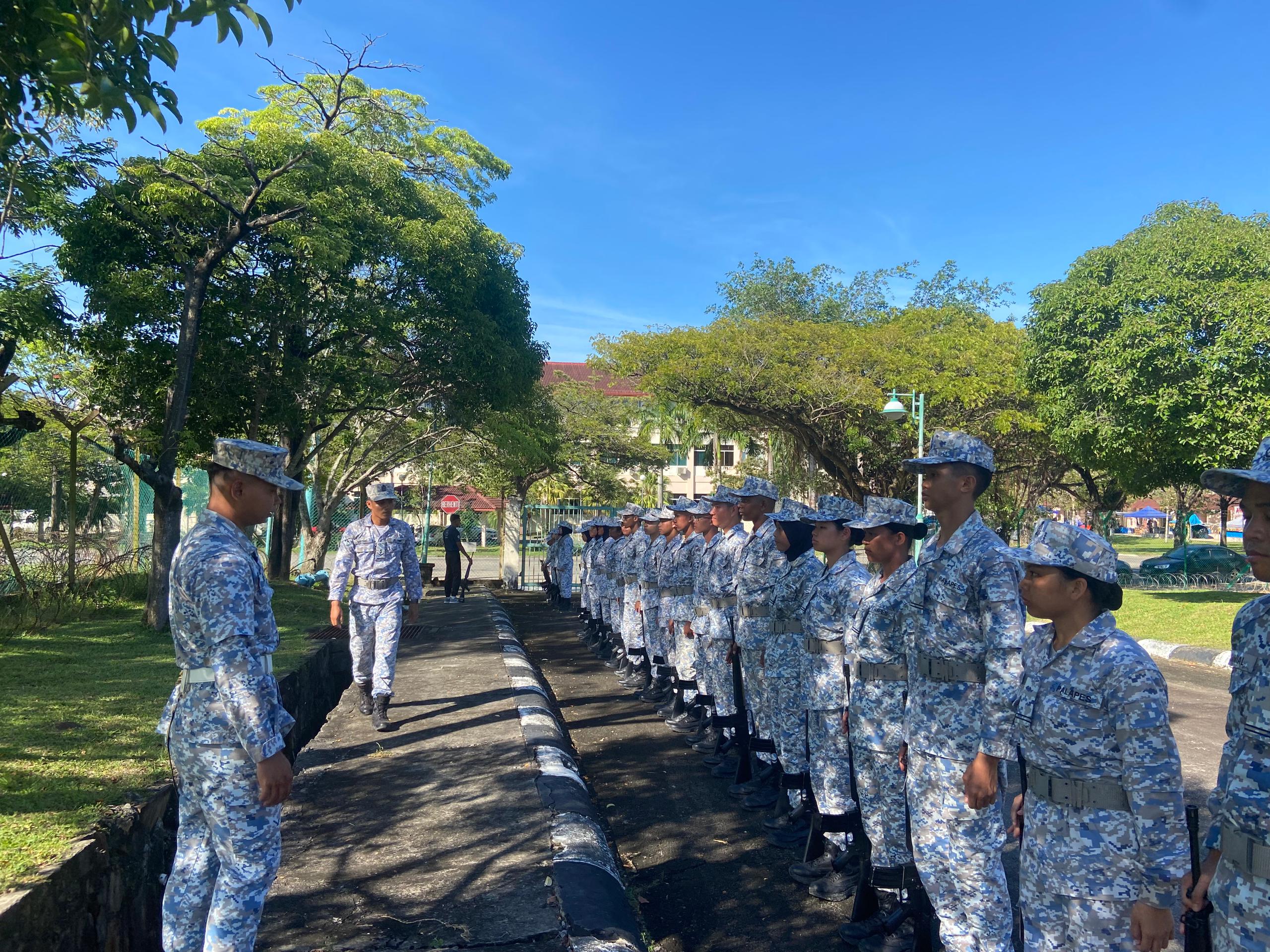Latihan Kawad Senjata